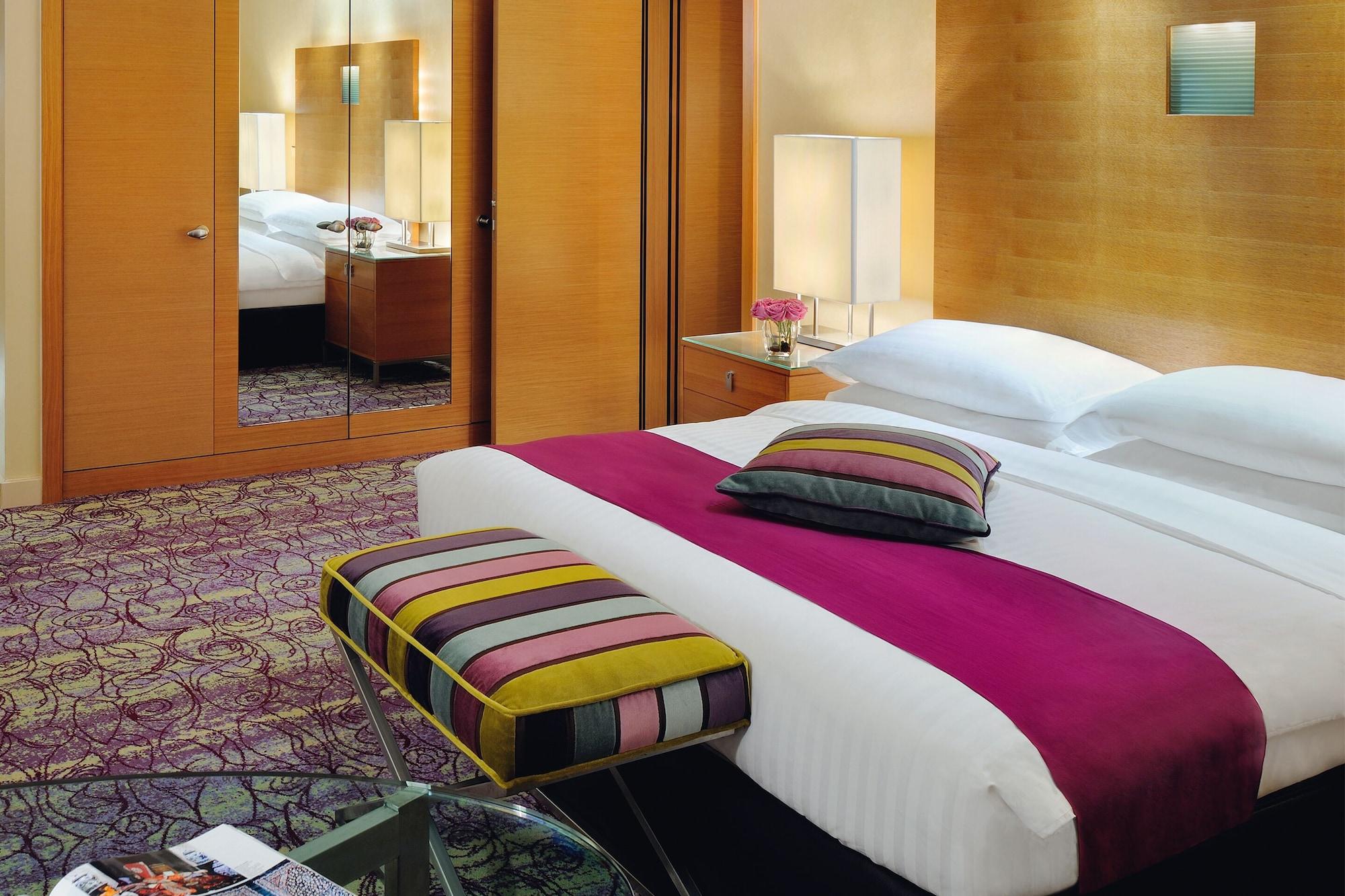 Qabila Westbay Hotel By Marriott Doha Exterior photo