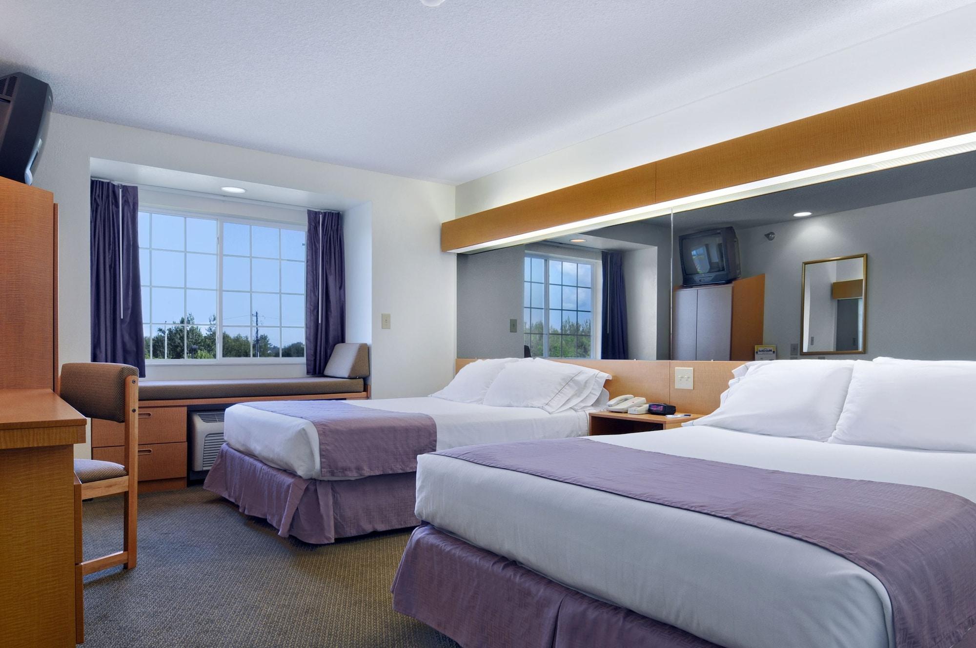 Microtel Inn & Suites By Wyndham Plattsburgh Room photo