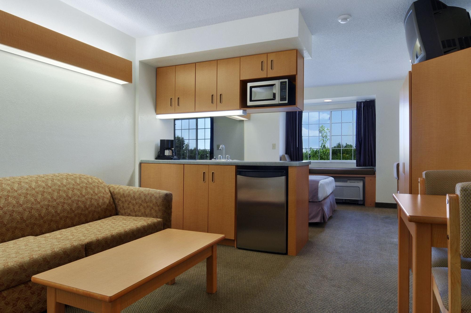 Microtel Inn & Suites By Wyndham Plattsburgh Room photo