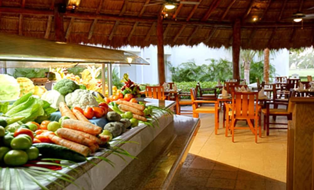 Laguna Suites Golf & Spa Cancun Exterior photo