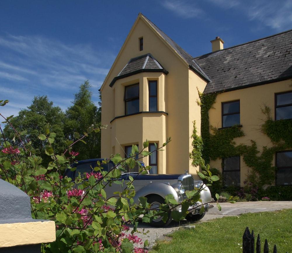 Lough Inagh Lodge Hotel Recess Exterior photo