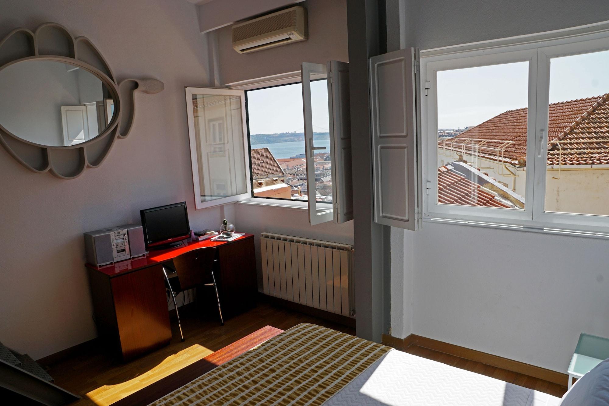 Solar Dos Mouros Hotel Lisbon Exterior photo