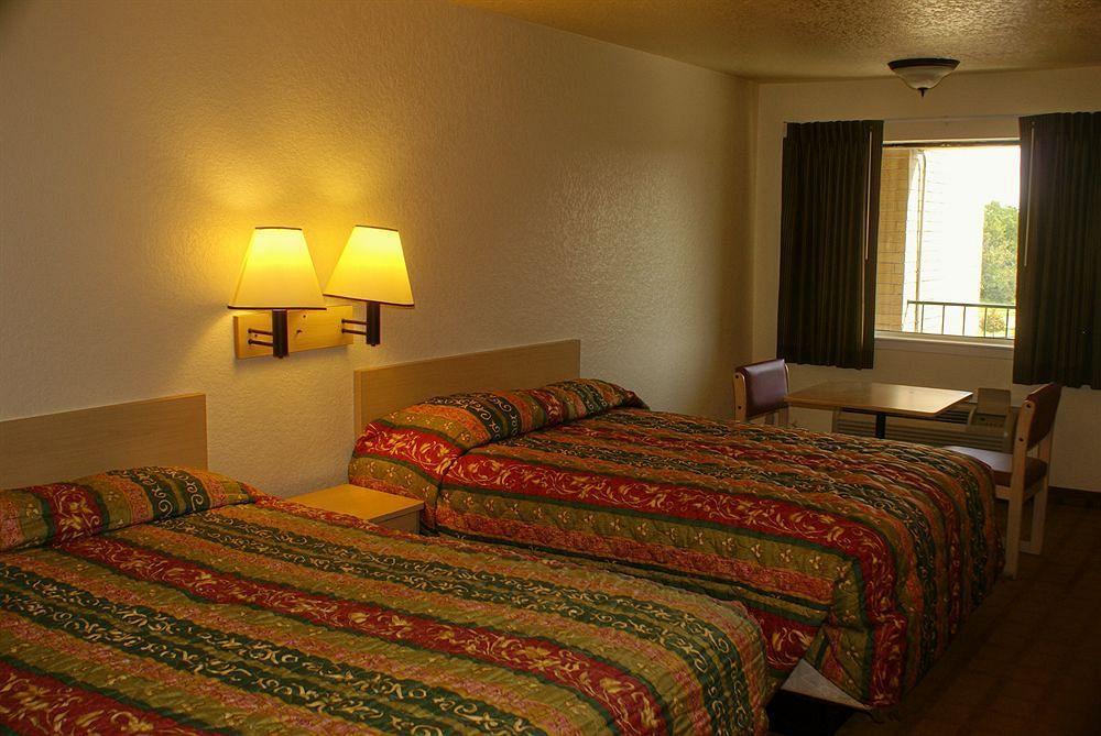 Americas Best Value Inn Hobby Airport Houston Exterior photo