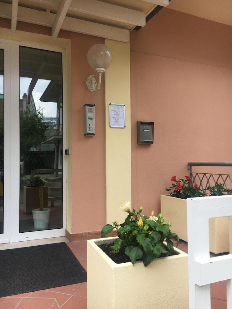 Residence I Girasoli Rimini Exterior photo