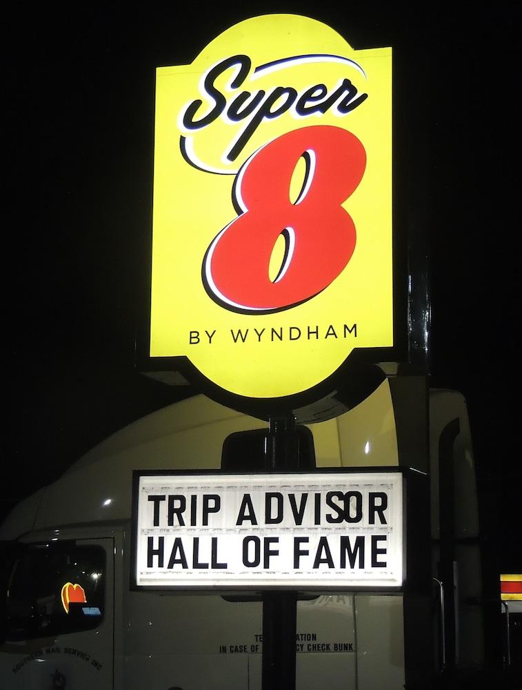Super 8 By Wyndham Mifflinville Near Bloomsburg Exterior photo