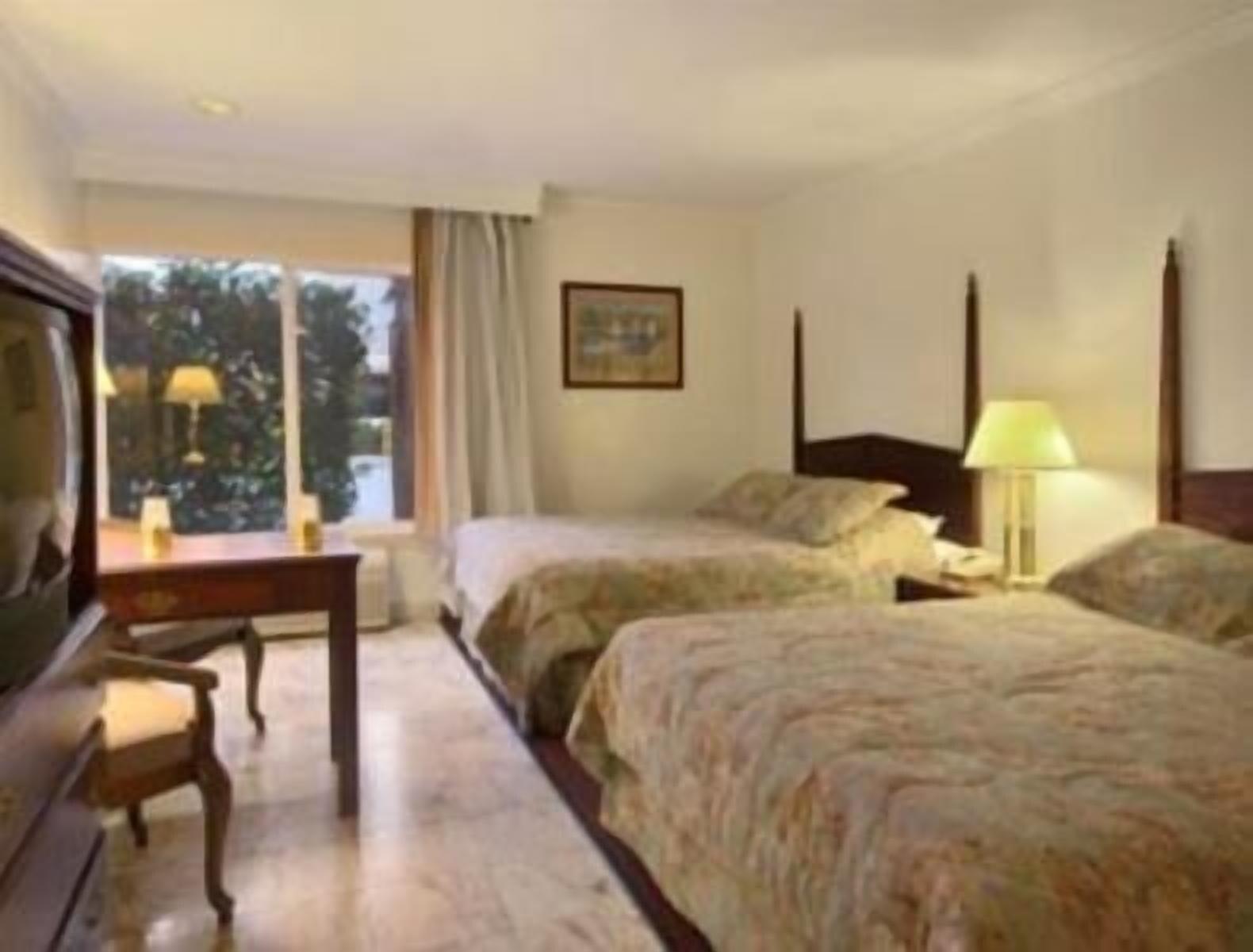 Merced Inn & Suites Room photo