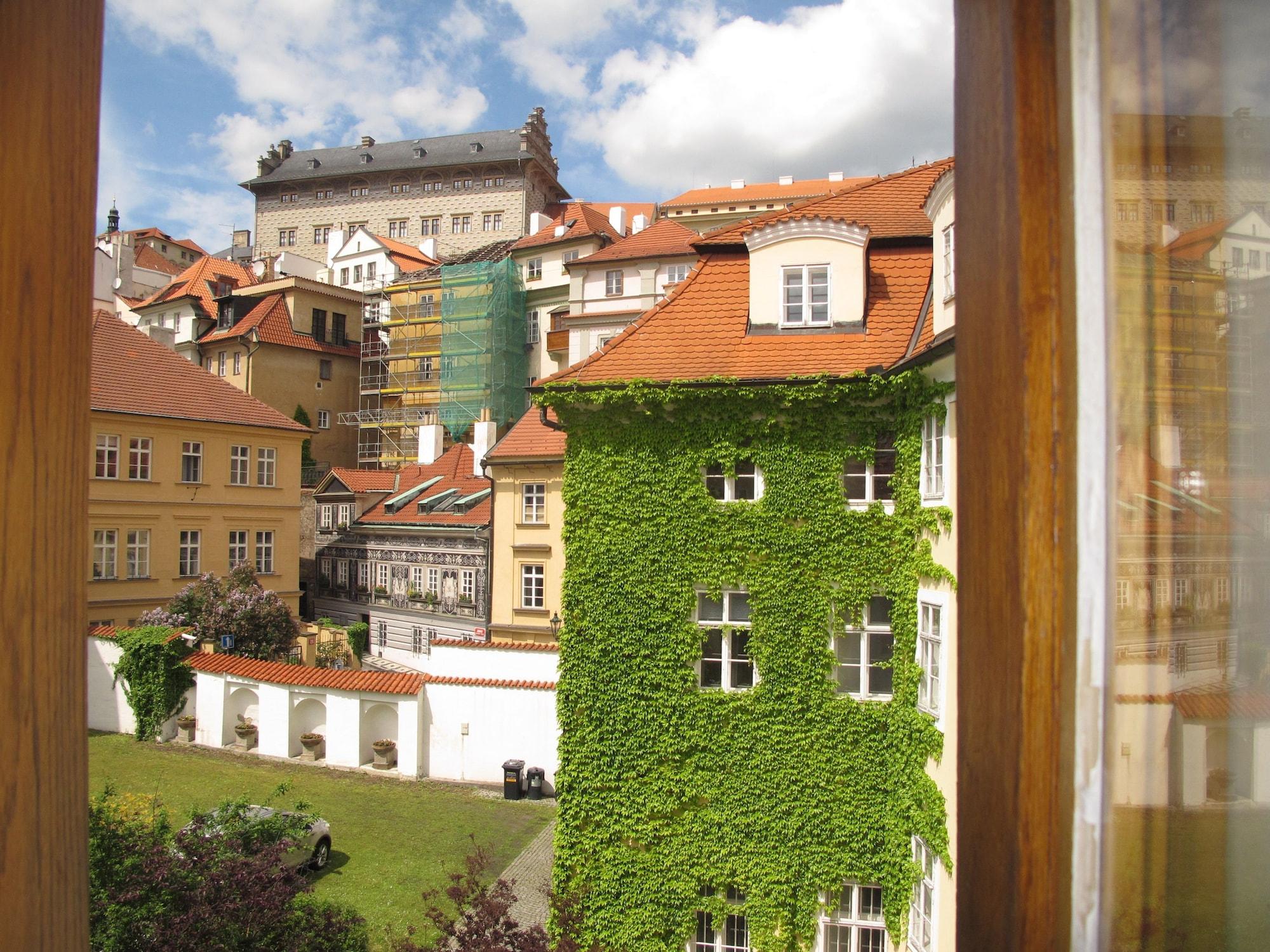 Hotel At The Green Grape Prague Exterior photo