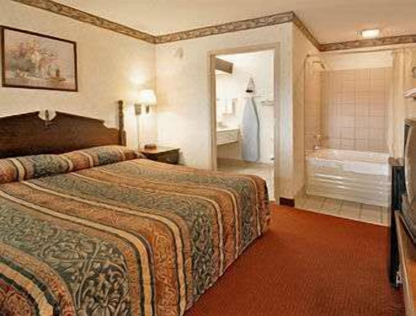 Baymont By Wyndham Cave City Room photo