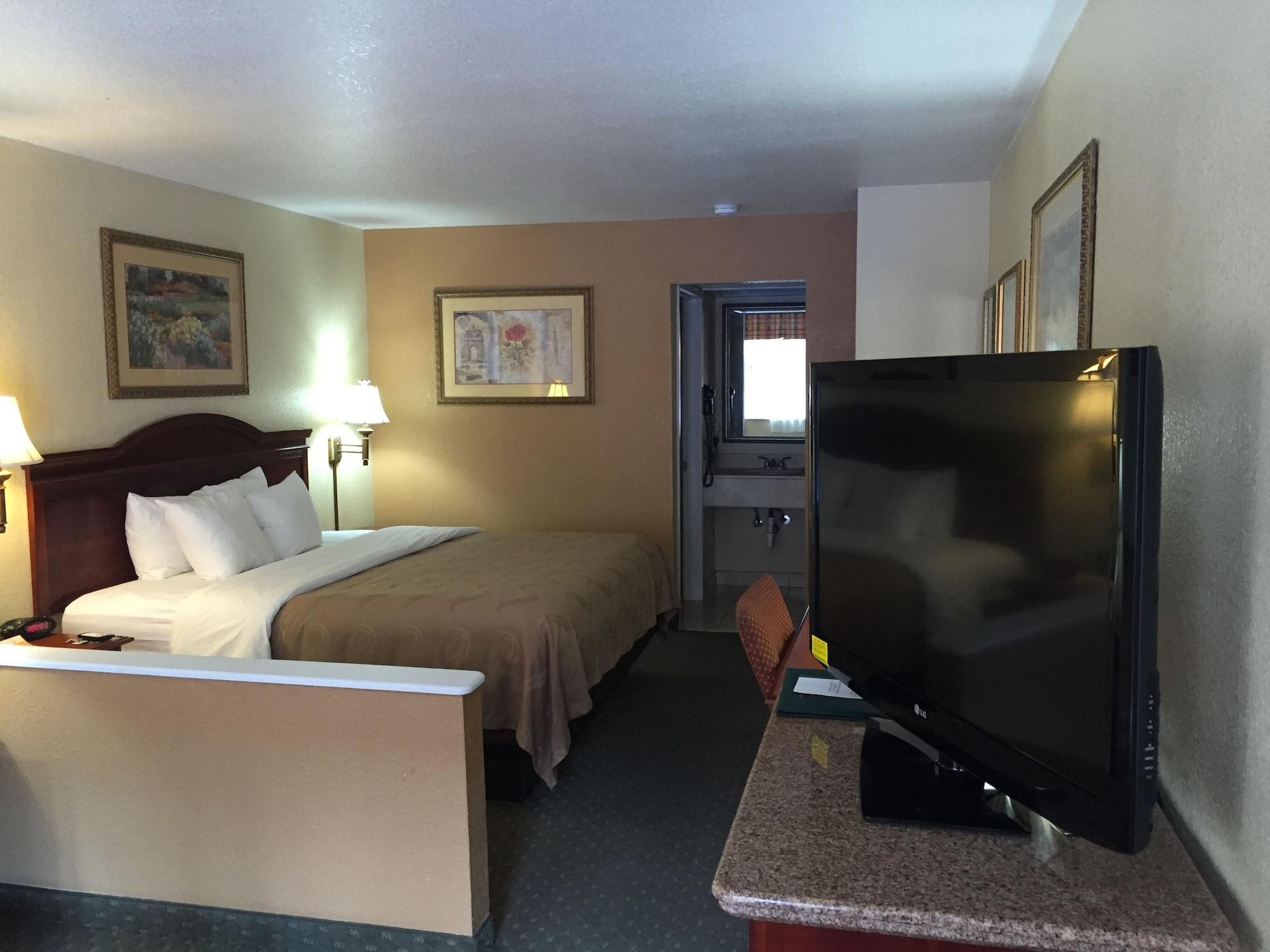 Econo Lodge Inn & Suites Eagle Pass Exterior photo