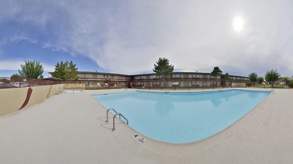 Econo Lodge Carlsbad Exterior photo