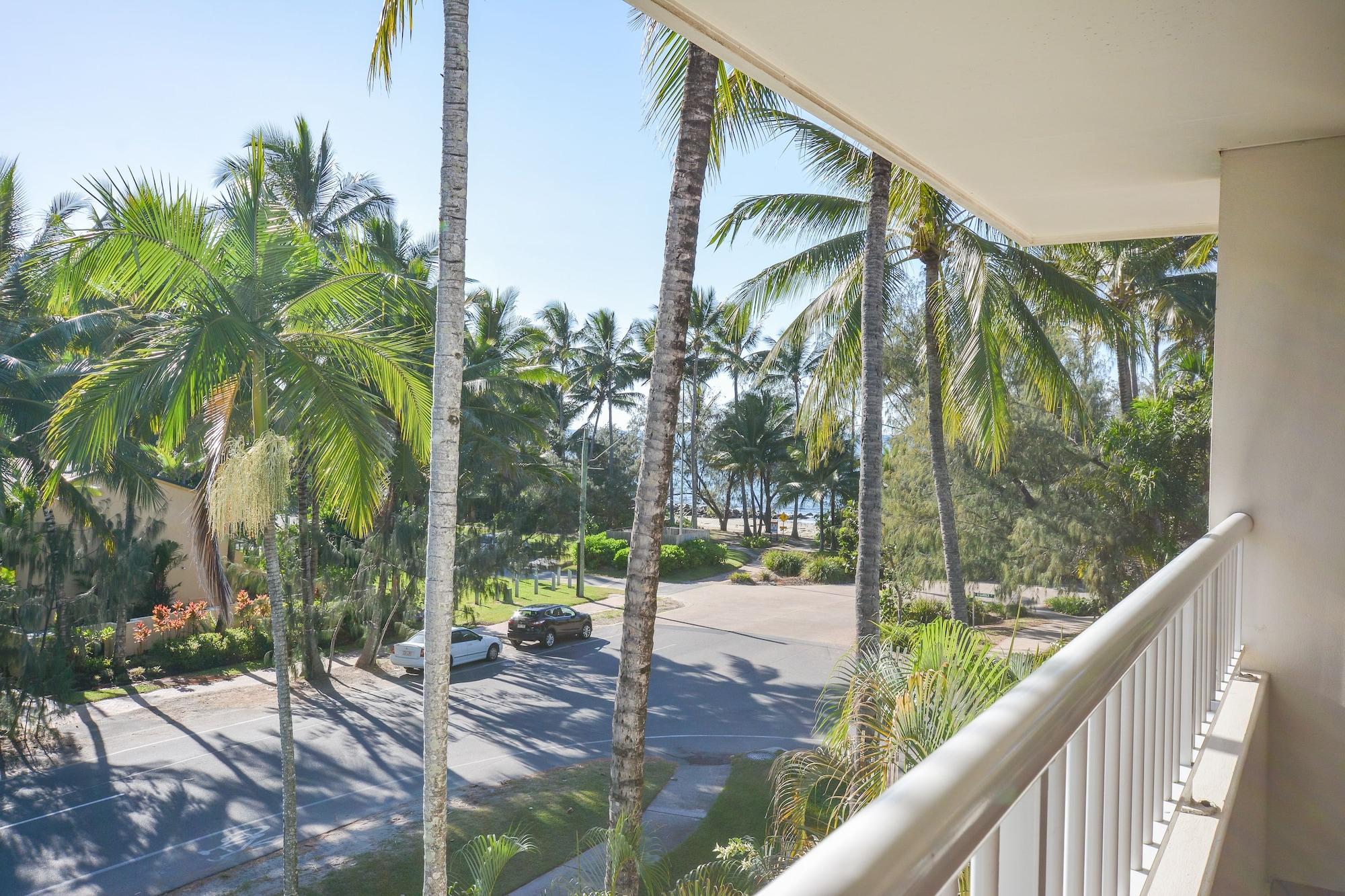 Balboa Apartments Port Douglas Exterior photo