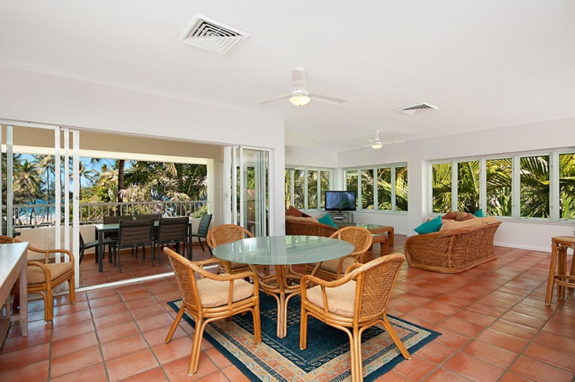 Balboa Apartments Port Douglas Exterior photo