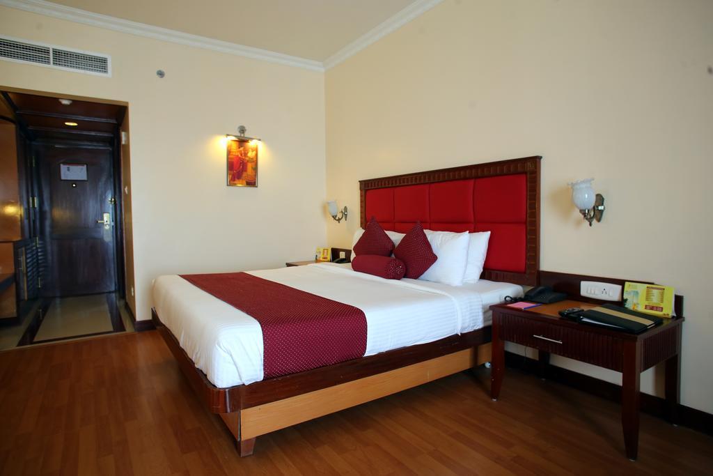 Joys Palace Hotel Thrissur Room photo