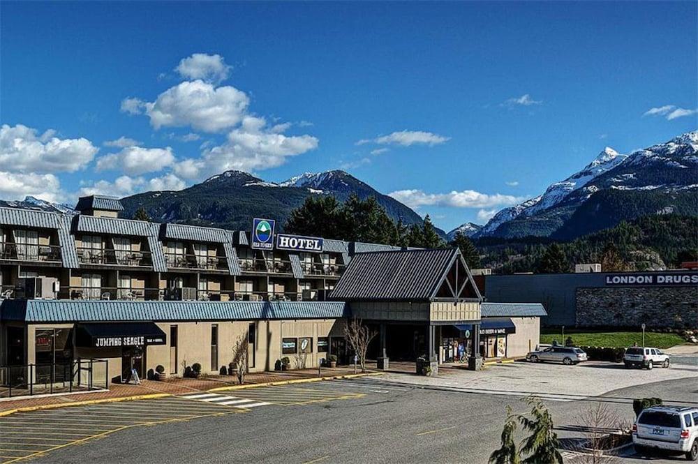 Sea To Sky Hotel And Conference Centre Squamish Exterior photo