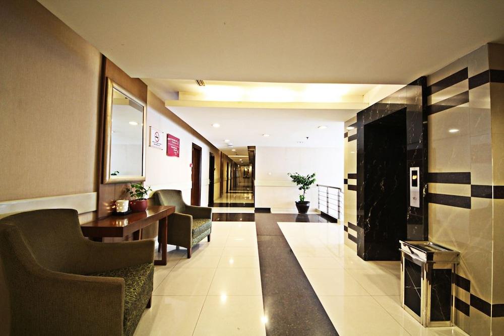 Anggrek Shopping Hotel Bandung Exterior photo