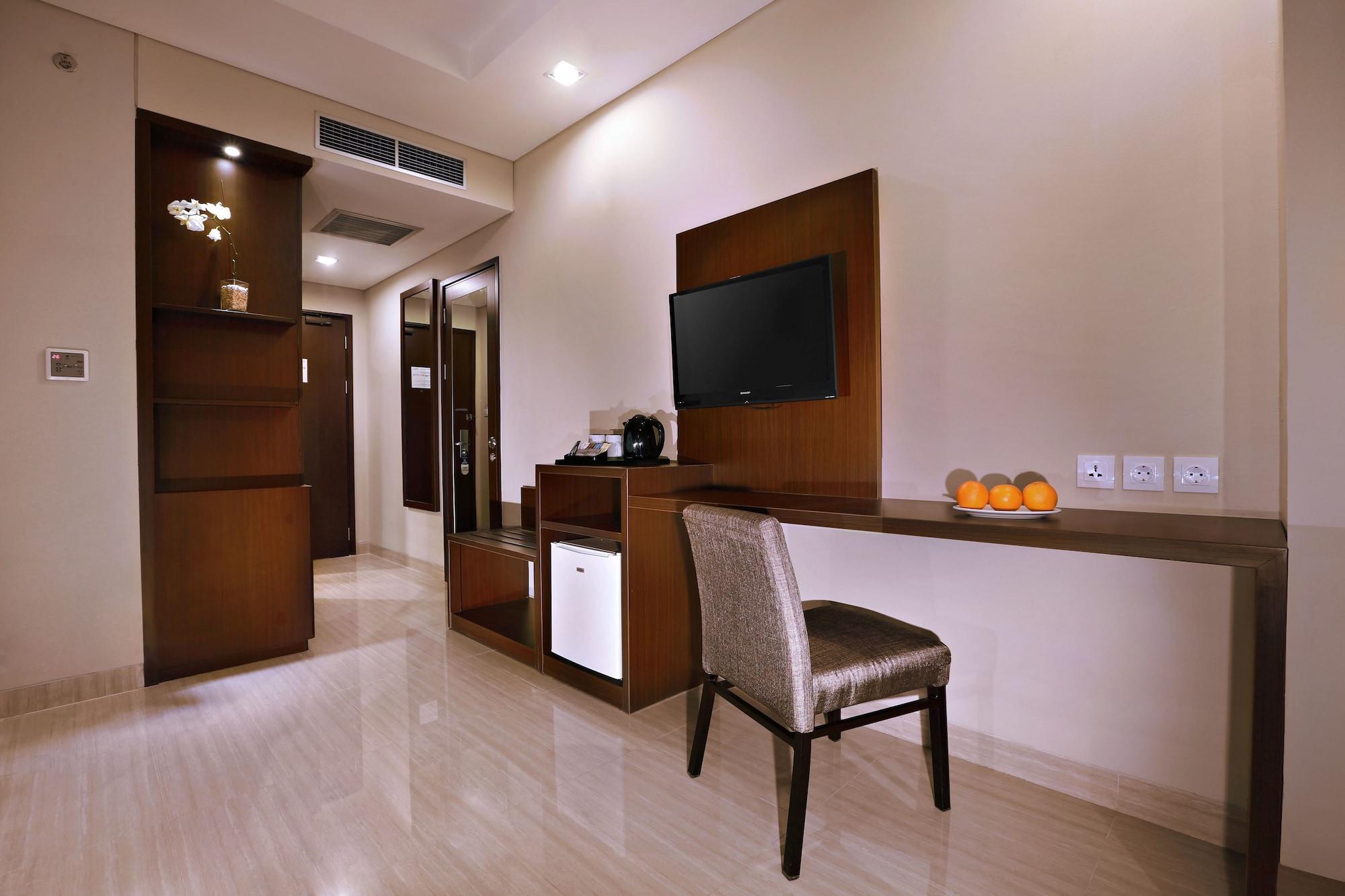 Aston Imperial Bekasi Hotel & Conference Center Exterior photo