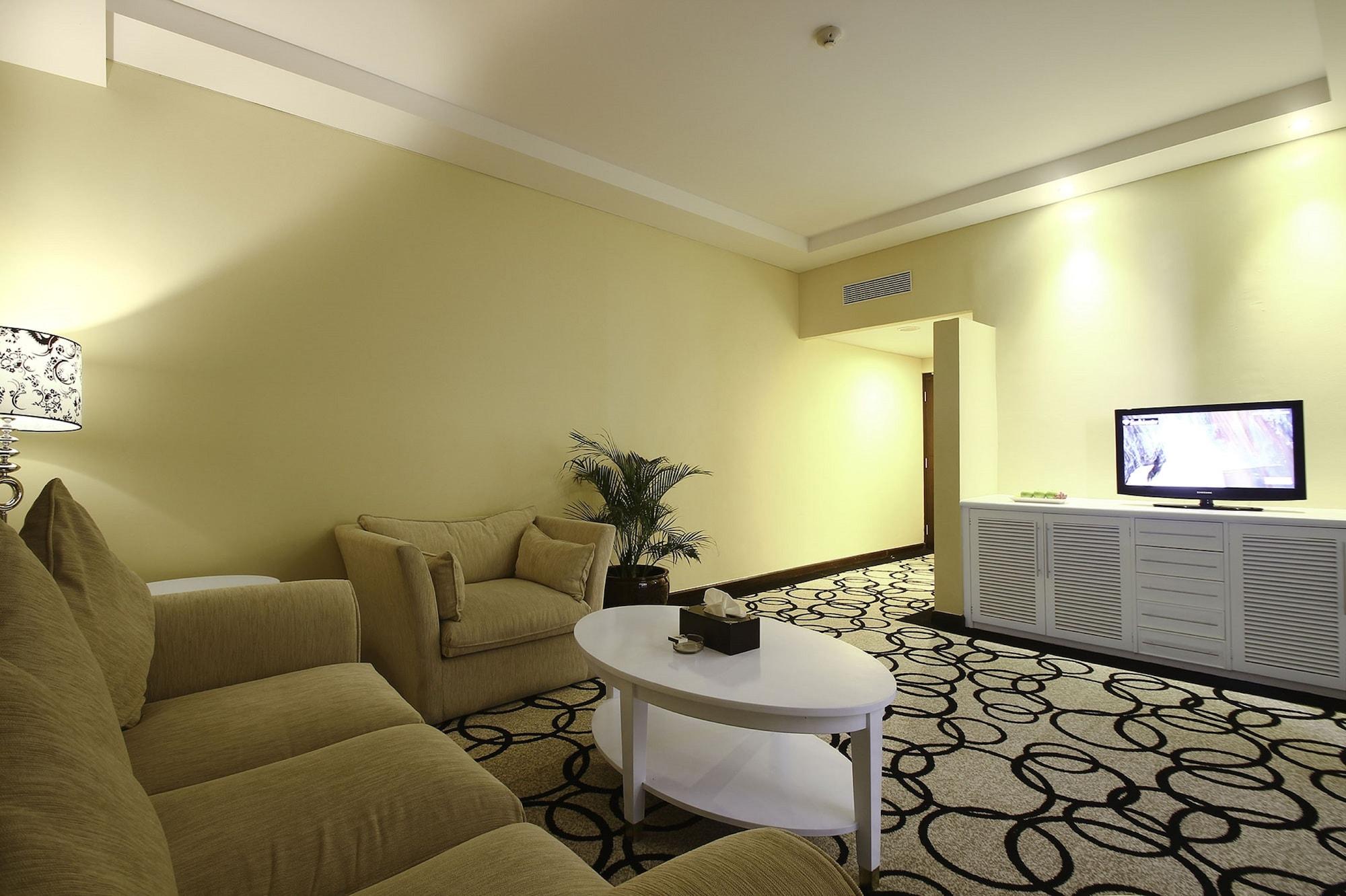 Hotel New Saphir Yogyakarta Exterior photo