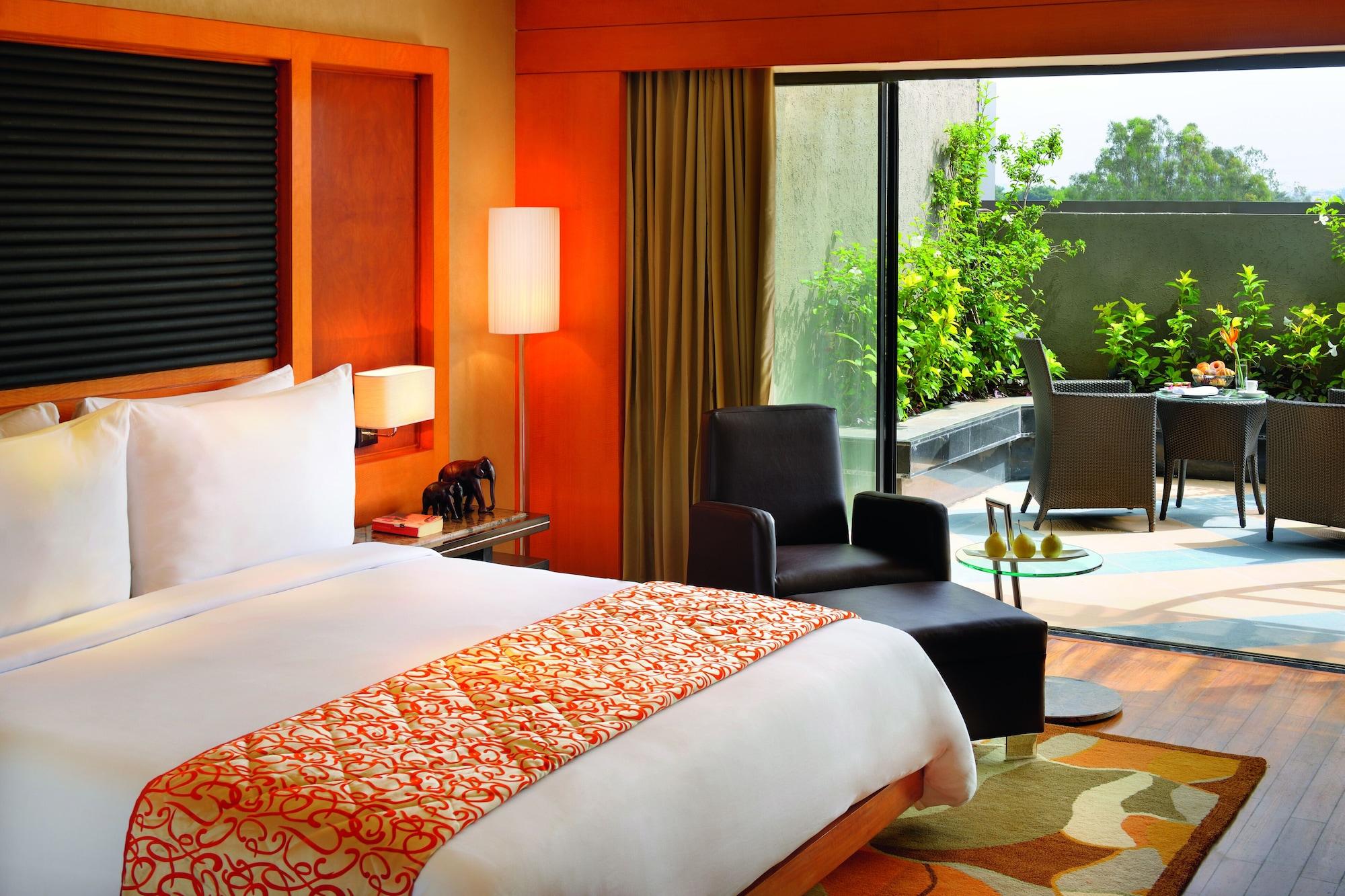 Gokulam Grand Hotel & Spa Bangalore Room photo