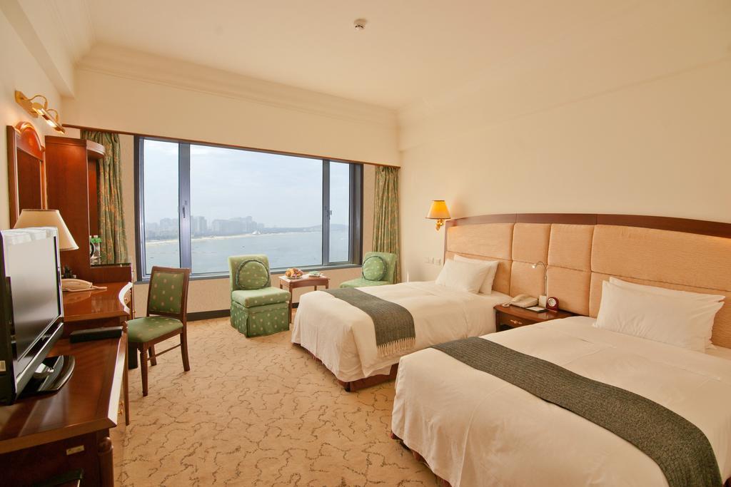 Weihai Golden Bay International Hotel Room photo