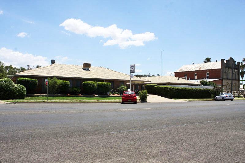 Mid Town Inn Narrabri Exterior photo