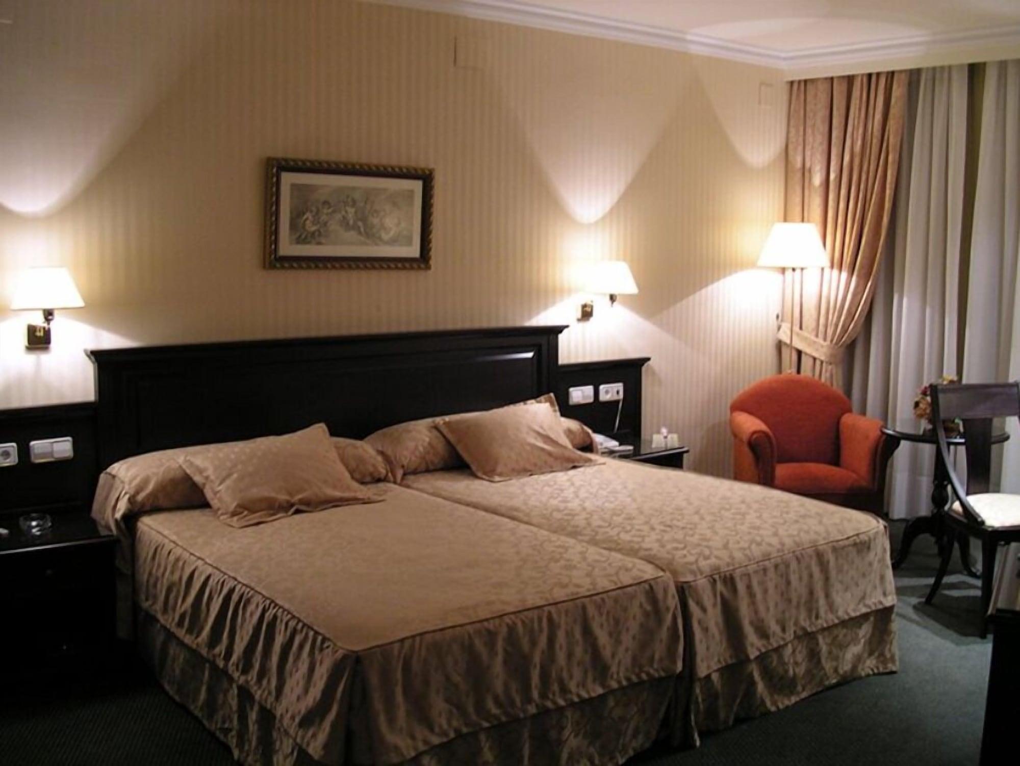 Santiago Hotel Linares  Room photo