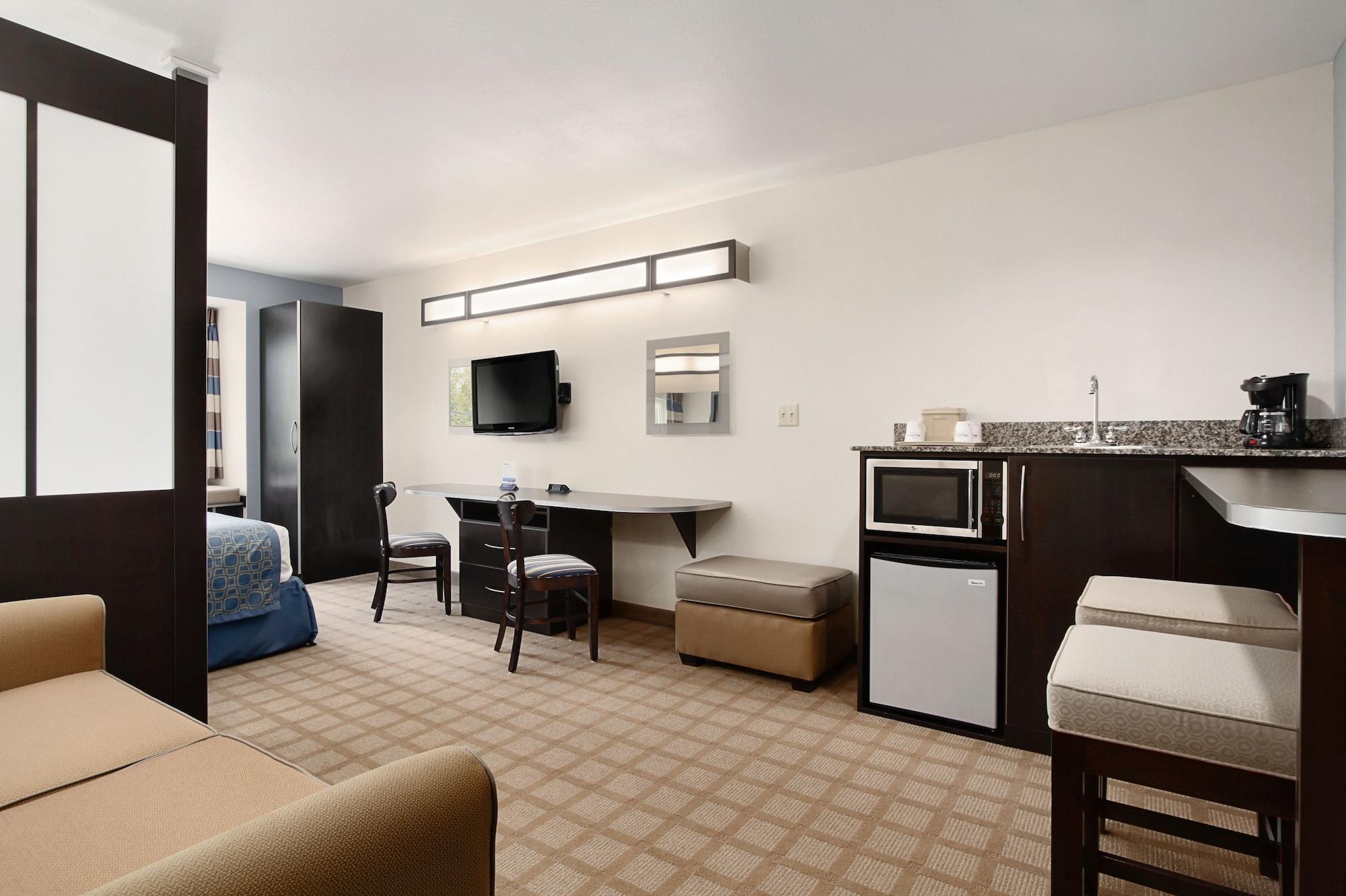 Microtel Inn & Suites By Wyndham Waynesburg Exterior photo
