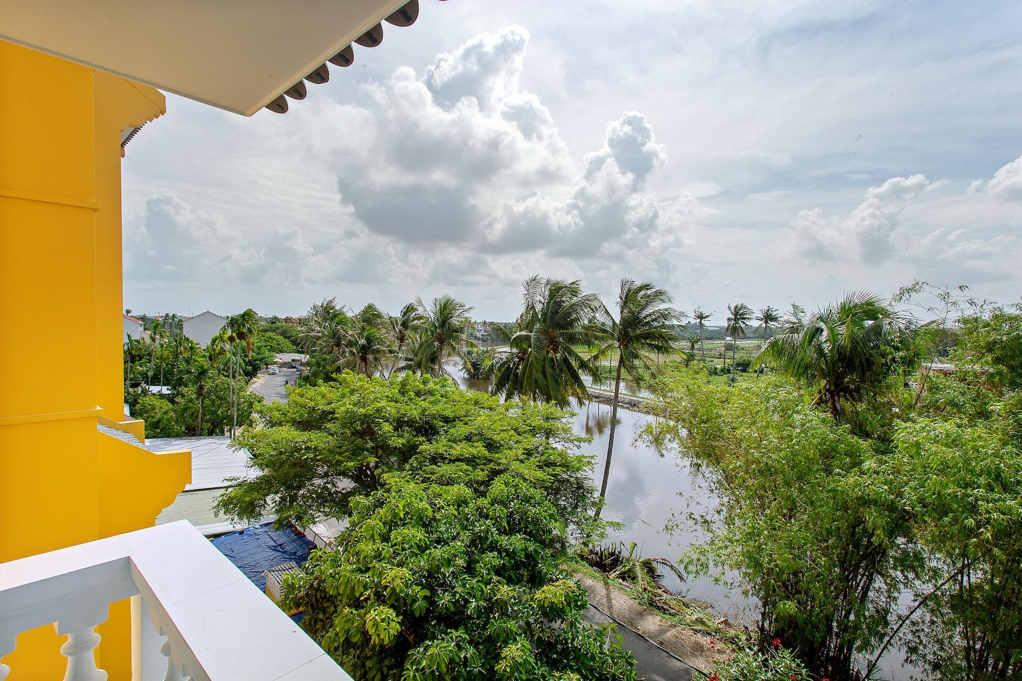 Hoi An Aurora Riverside Hotel And Spa Exterior photo