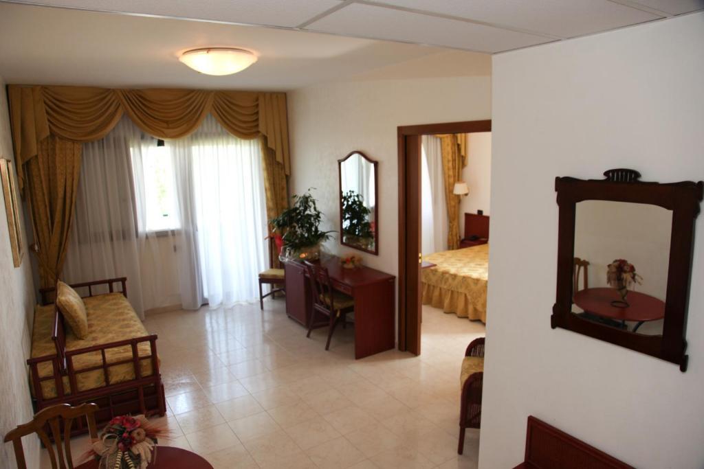 Del Golfo Hotel Manfredonia Exterior photo