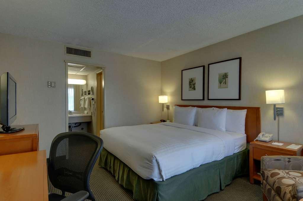 Vagabond Inn Glendale Room photo