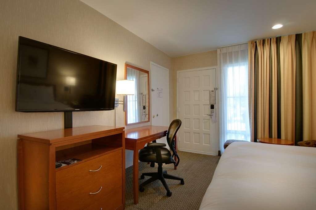 Vagabond Inn Glendale Room photo