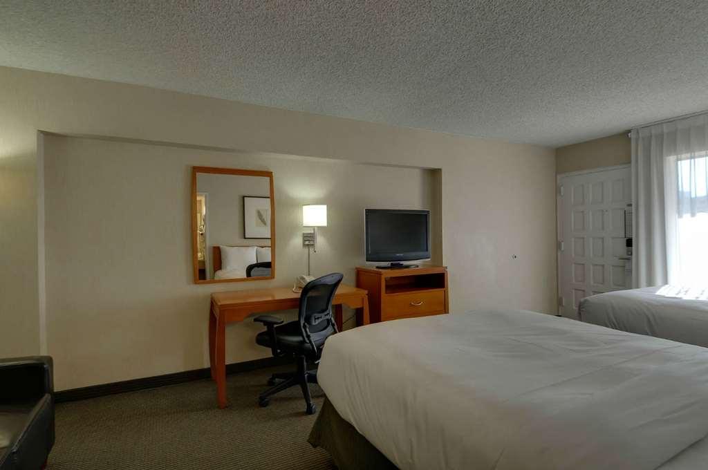 Vagabond Inn Glendale Room photo