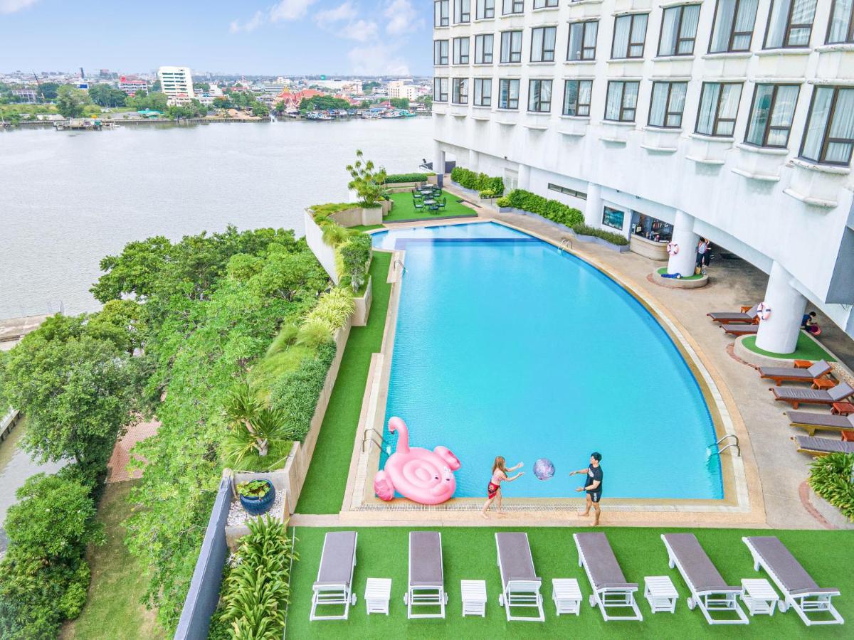 Montien Riverside Hotel Bangkok Exterior photo