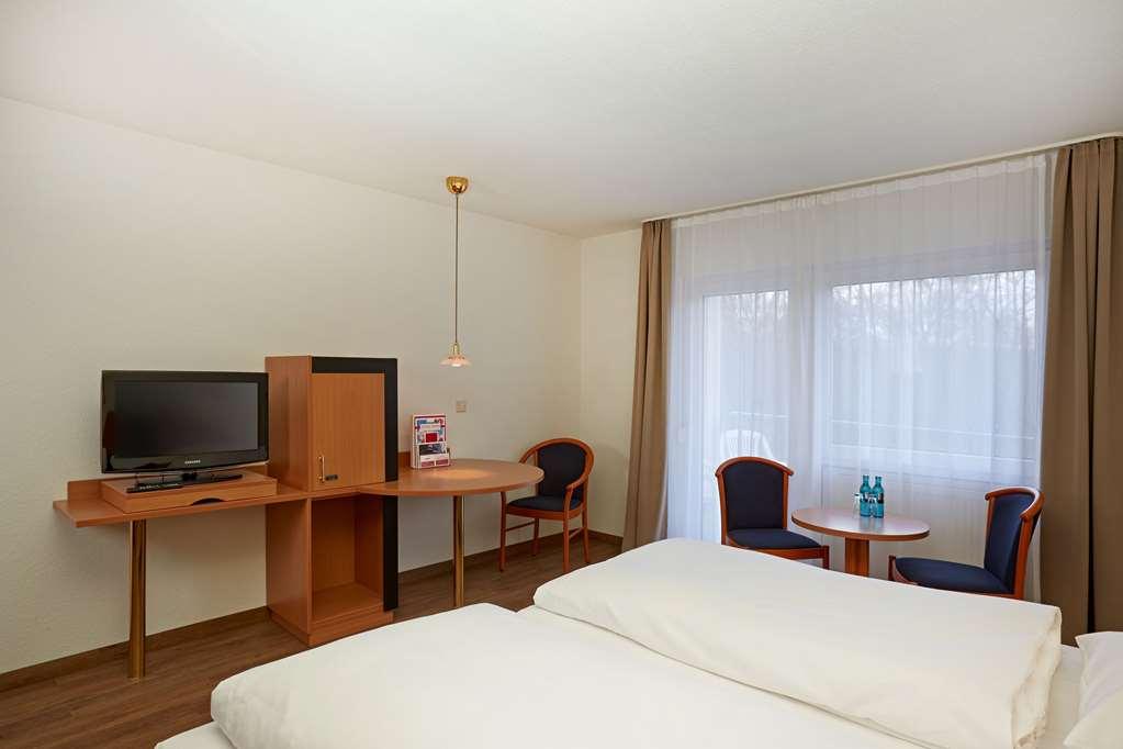 H+ Hotel Wiesbaden Niedernhausen Room photo