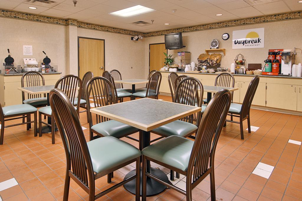Days Inn & Suites By Wyndham Bridgeport - Clarksburg Restaurant photo