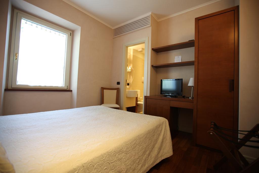 Hotel Rosa San Marino Room photo
