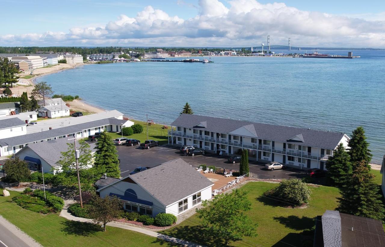 Sunrise Beach Motel Mackinaw City Exterior photo