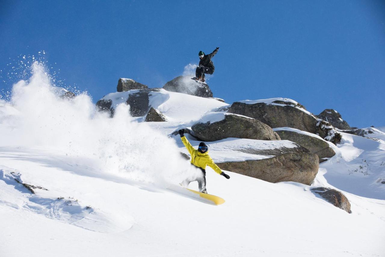 Thredbo Alpine Hotel Exterior photo