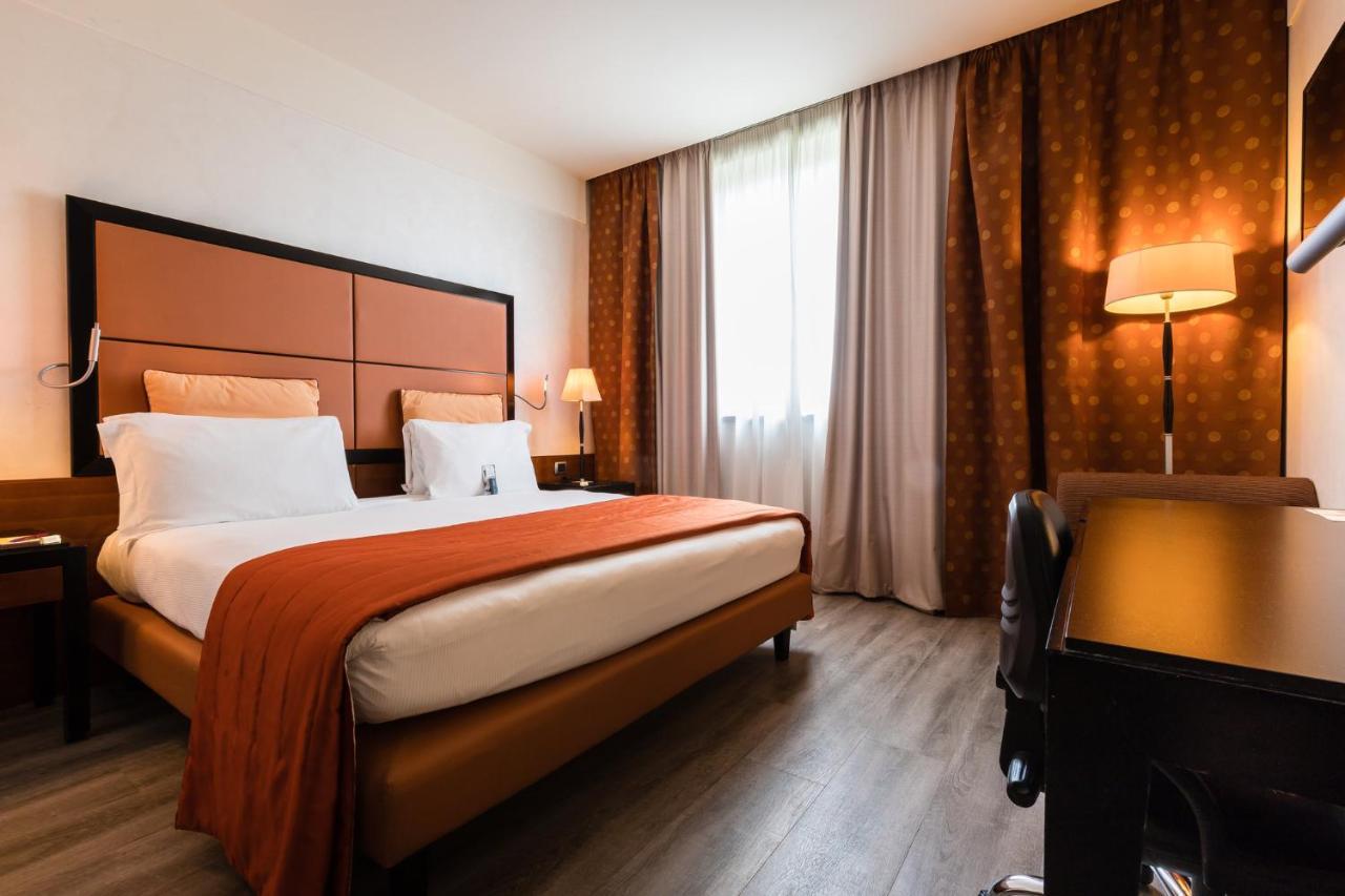 Crowne Plaza Milan Malpensa Airport, An Ihg Hotel Case Nuove  Exterior photo