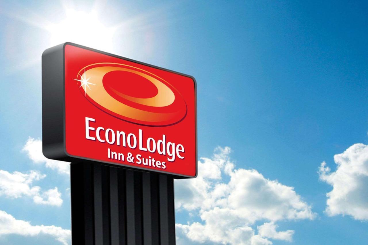 Econo Lodge Inn & Suites Yankton Exterior photo