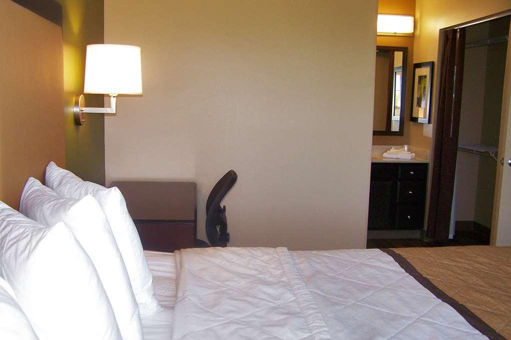 Extended Stay America Suites - Detroit - Auburn Hills - Featherstone Rd Room photo