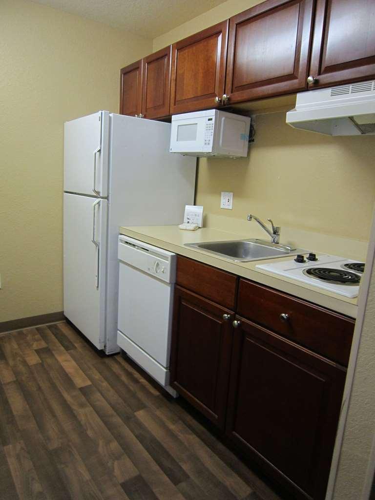 Extended Stay America Suites - Detroit - Auburn Hills - Featherstone Rd Room photo