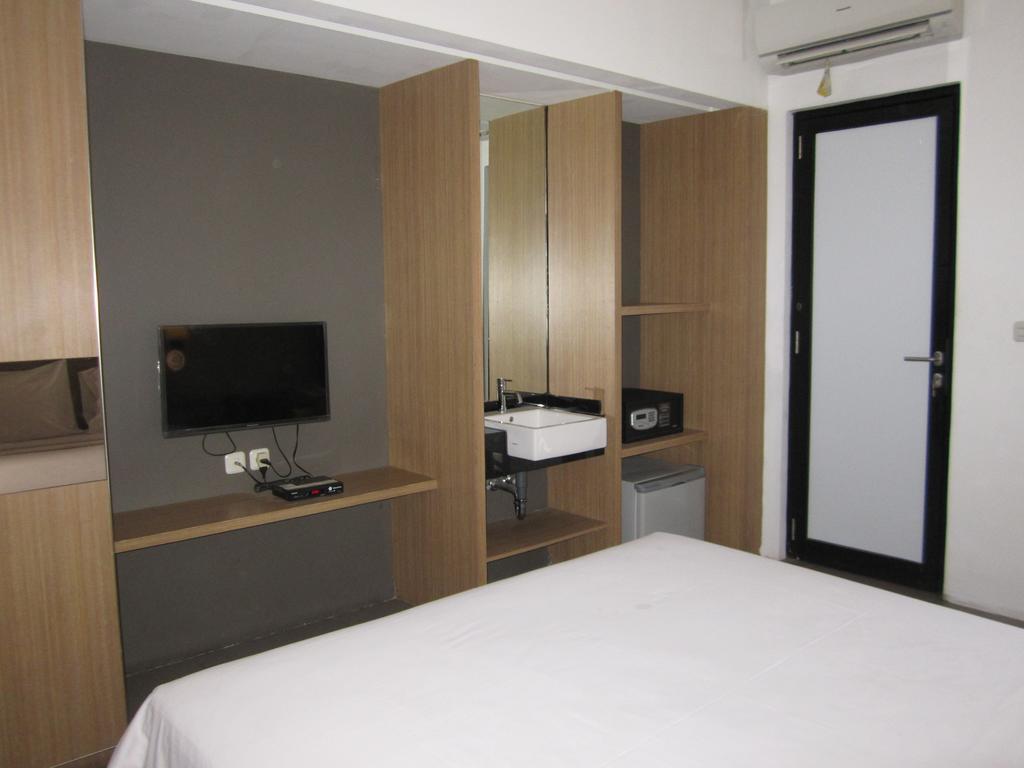 Maxley Hotel Jakarta Room photo