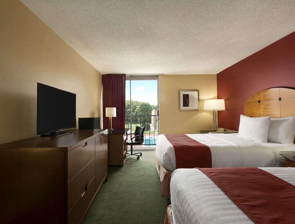 Baymont By Wyndham Salem Roanoke Area Hotel Room photo