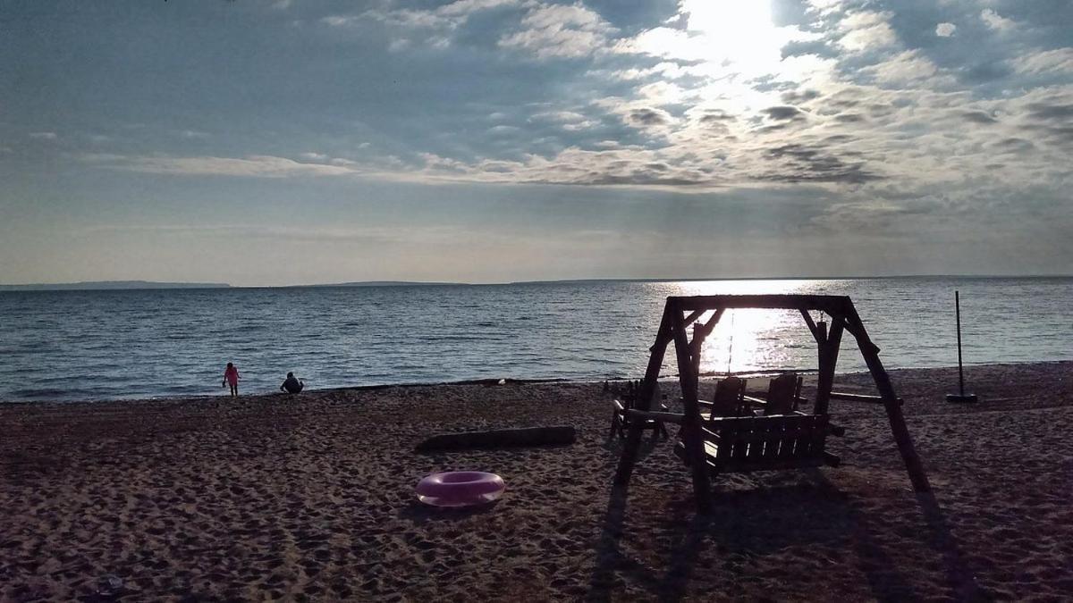 Beach House Lakeside Cottages Mackinaw City Exterior photo