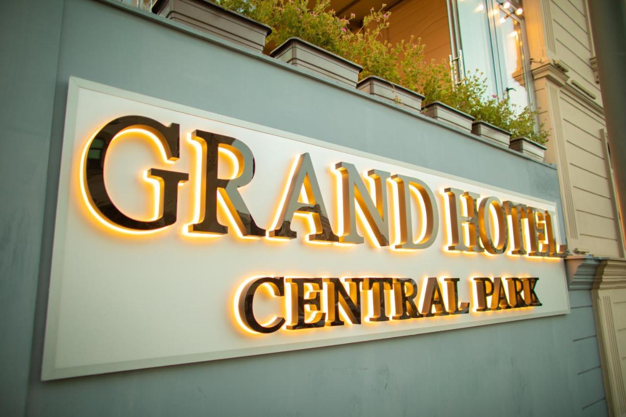 Grand Hotel Baku Central Park Exterior photo