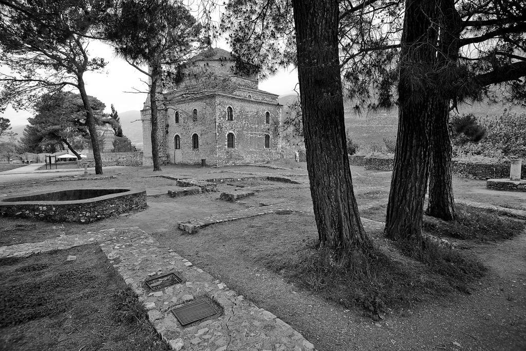 Kastro Guesthouse Ioannina Exterior photo