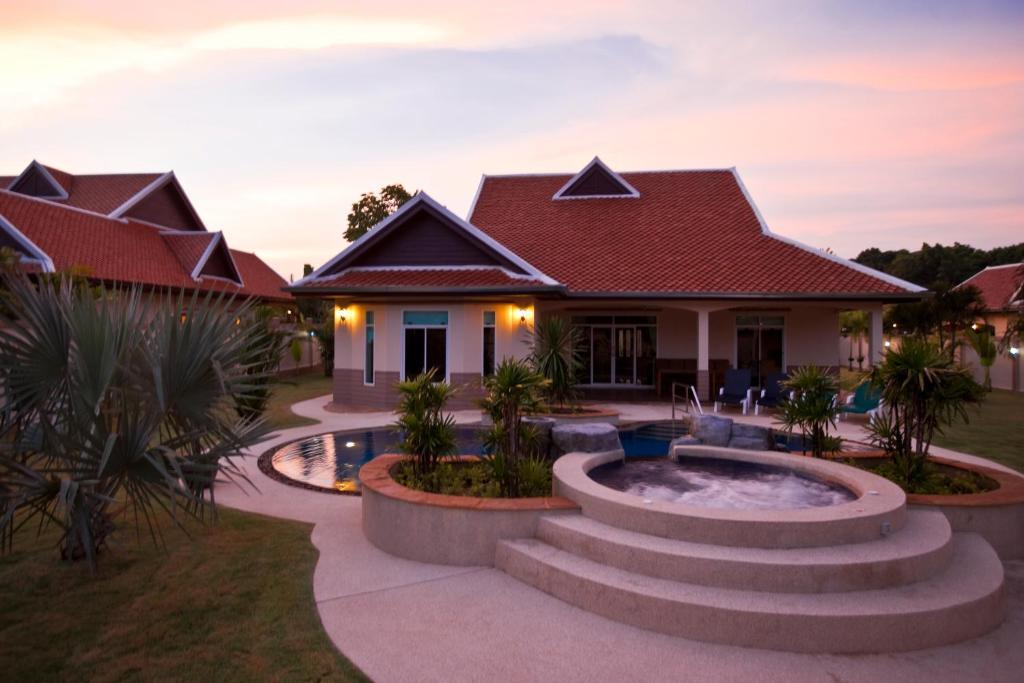 The Chase & Foxlea Villas Pattaya Exterior photo