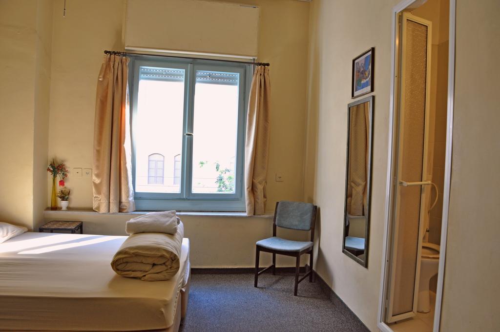 Jerusalem Hostel Room photo