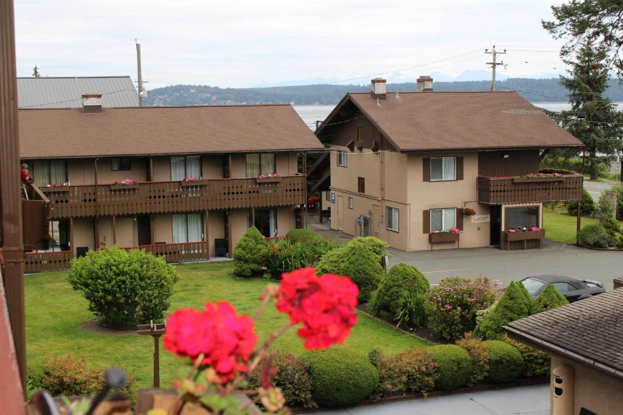 Ramada By Wyndham Campbell River Exterior photo