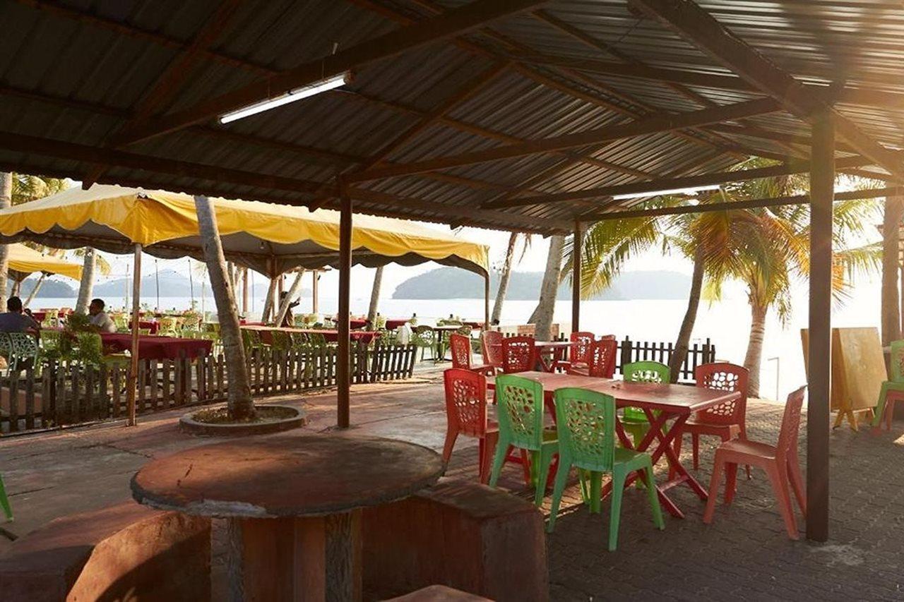 Corrie Chalet Langkawi Hotel Pantai Cenang  Exterior photo